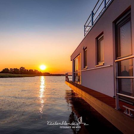 Hotel Hausboot Kranichnest à Ribnitz-Damgarten Extérieur photo