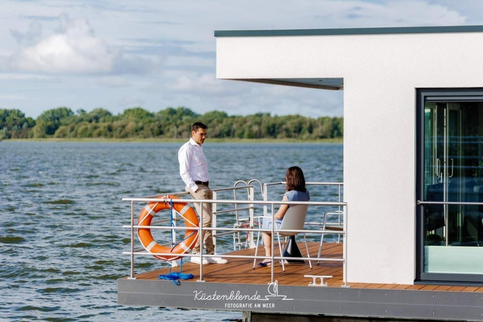 Hotel Hausboot Kranichnest à Ribnitz-Damgarten Extérieur photo
