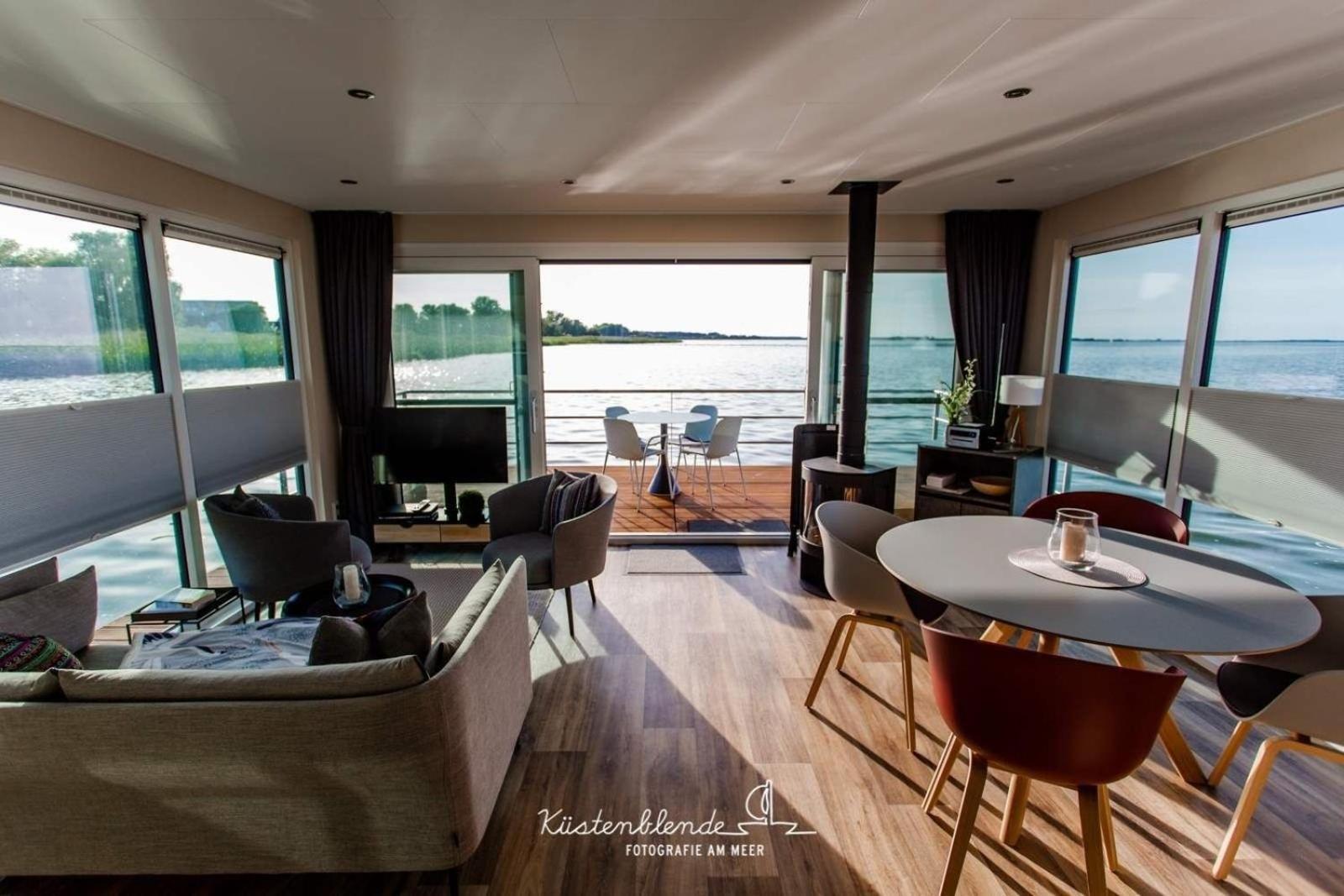 Hotel Hausboot Kranichnest à Ribnitz-Damgarten Extérieur photo