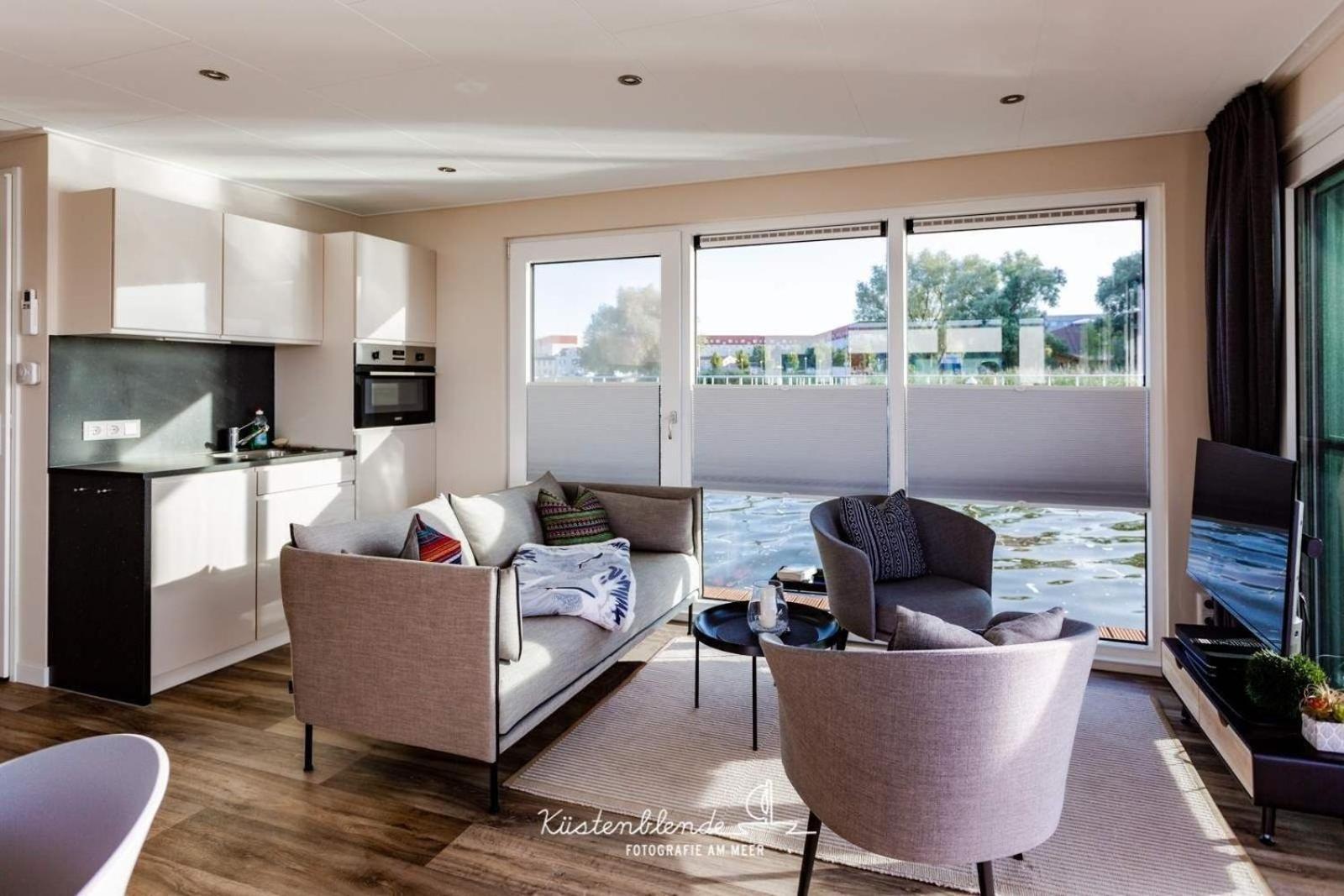 Hotel Hausboot Kranichnest à Ribnitz-Damgarten Extérieur photo