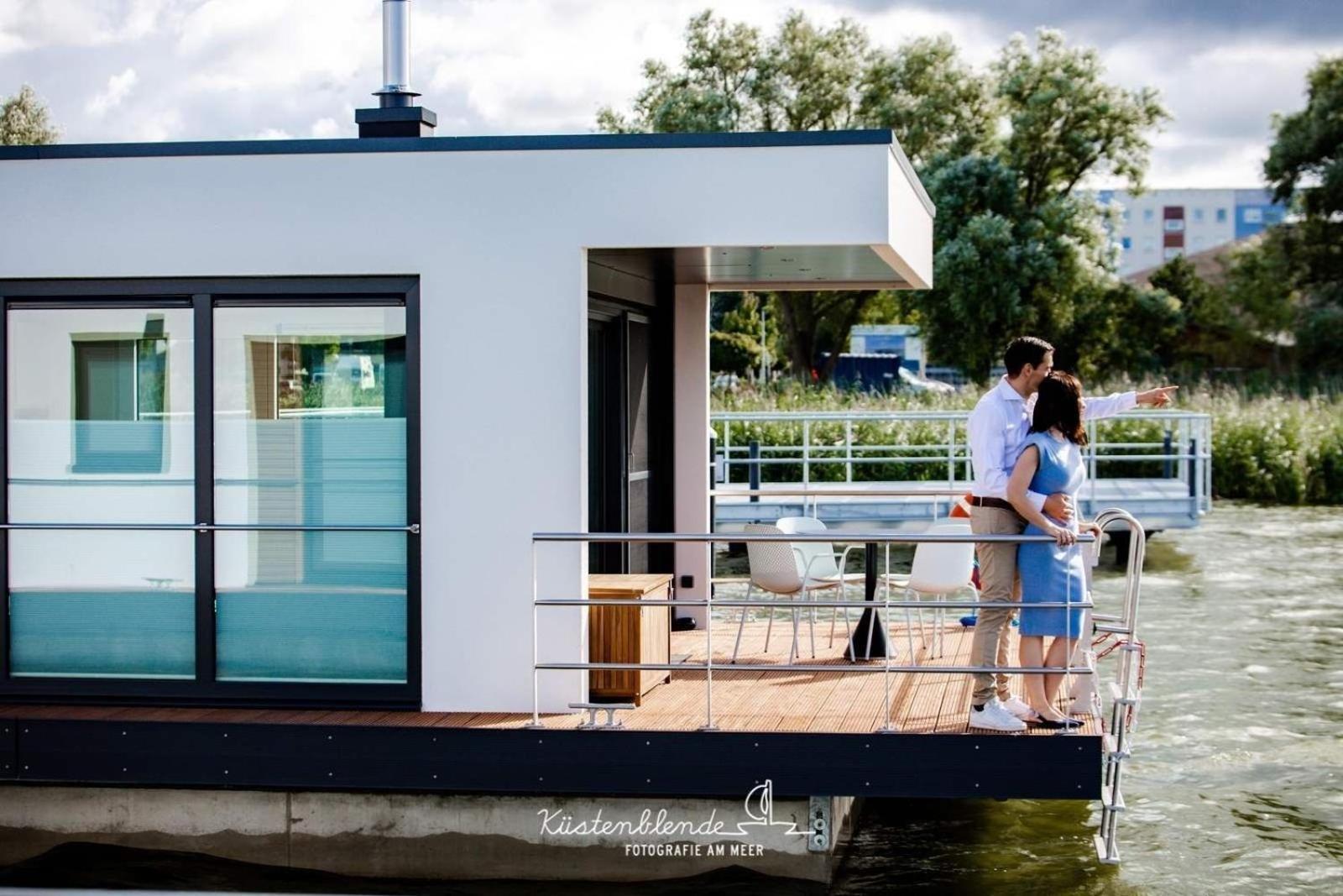 Hotel Hausboot Kranichnest à Ribnitz-Damgarten Extérieur photo